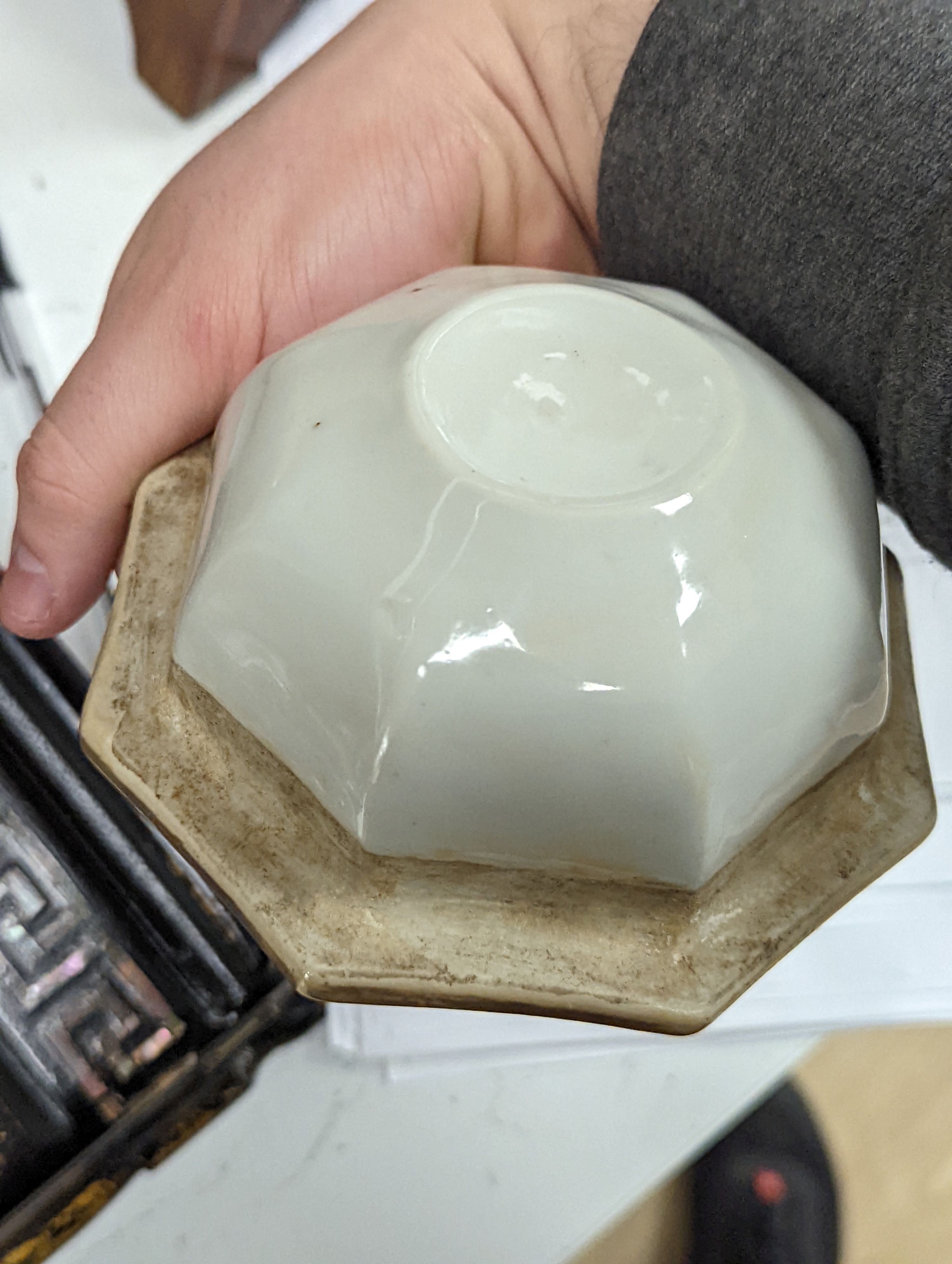 A Chinese sage green ground jar, cover and liner, mid 19th century, 13cm